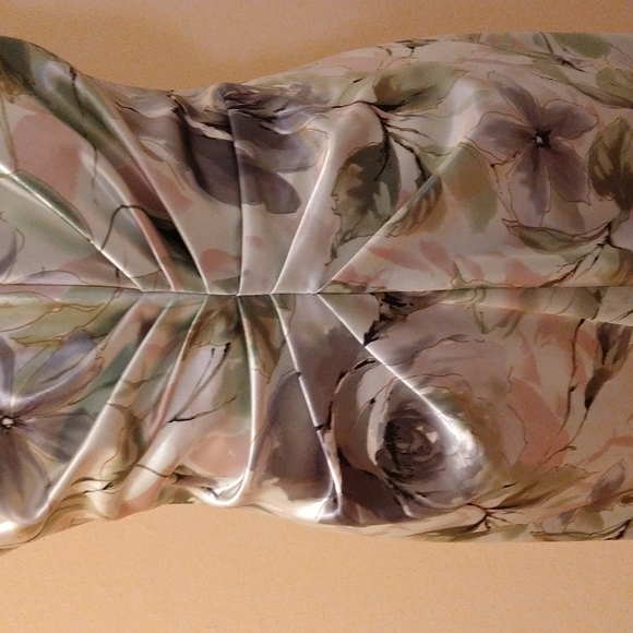 Connected Apparel satiny floral dress Sz 8 - Picture 3 of 10